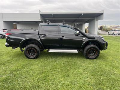 2018 Mitsubishi TRITON - Thumbnail