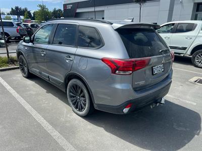 2019 Mitsubishi Outlander - Thumbnail