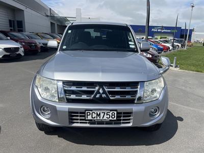 2012 Mitsubishi Pajero - Thumbnail