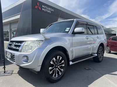 2012 Mitsubishi Pajero - Thumbnail