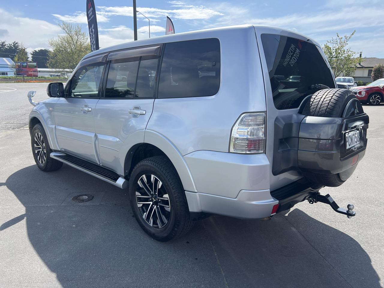 2012 Mitsubishi Pajero