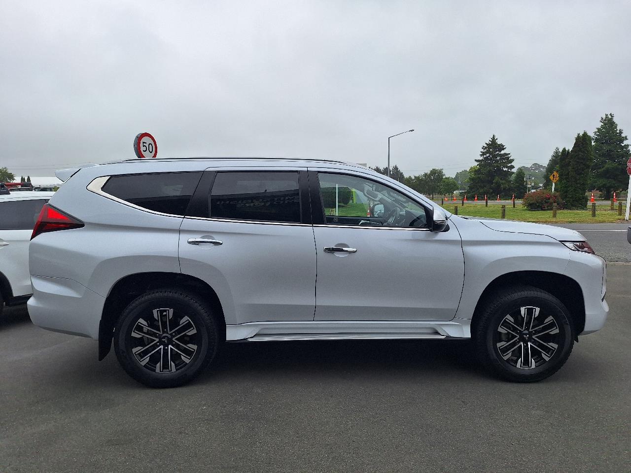 2023 Mitsubishi Pajero Sport