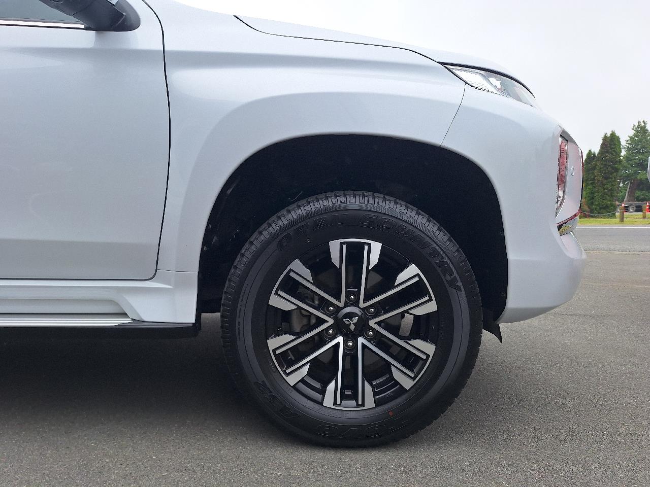 2023 Mitsubishi Pajero Sport