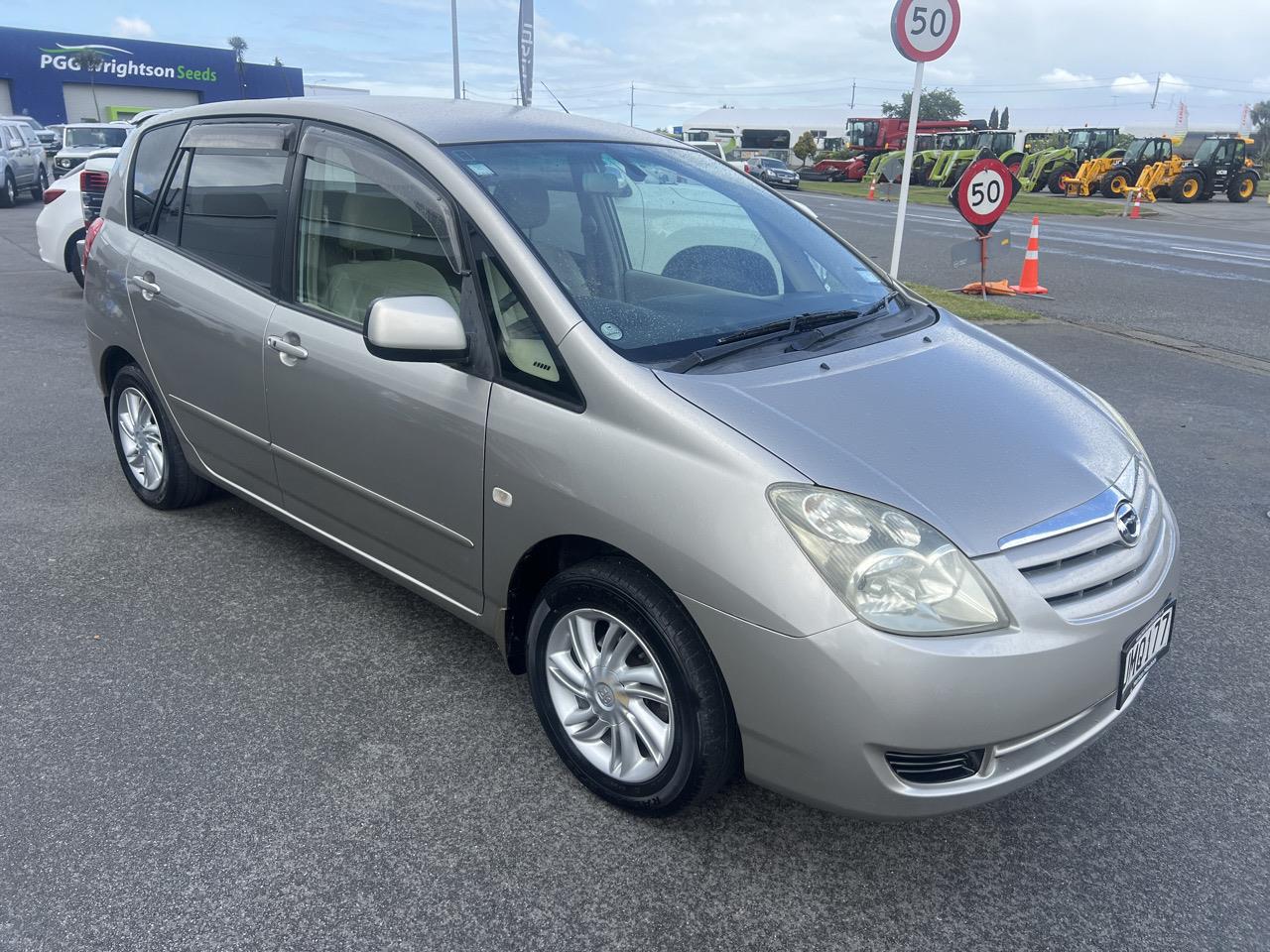 2004 Toyota Spacio