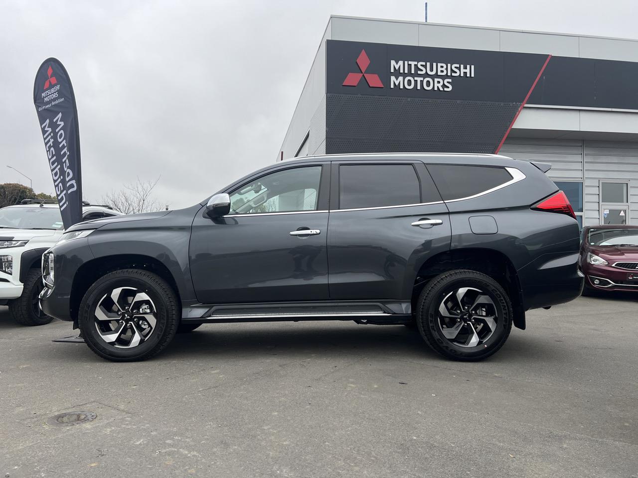 2024 Mitsubishi Pajero