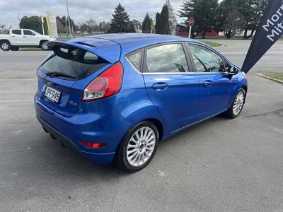 2016 Ford Fiesta - Thumbnail