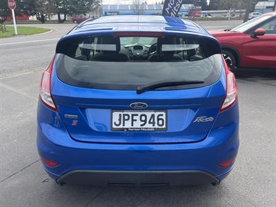 2016 Ford Fiesta - Thumbnail