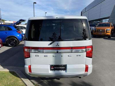 2022 Mitsubishi DELICA - Thumbnail