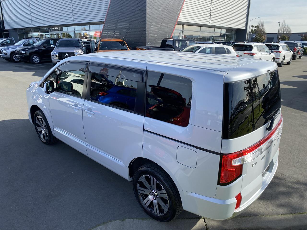 2022 Mitsubishi DELICA