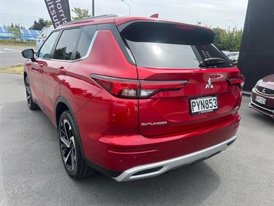 2023 Mitsubishi Outlander - Thumbnail