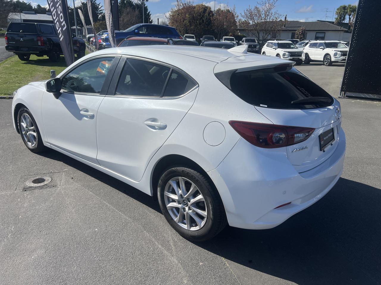 2016 Mazda Axela