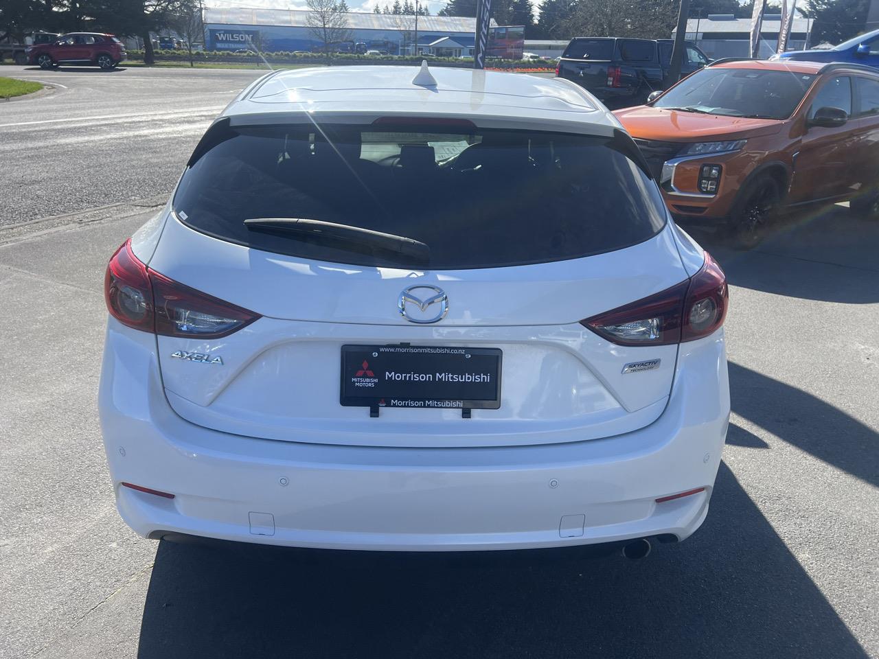 2016 Mazda Axela